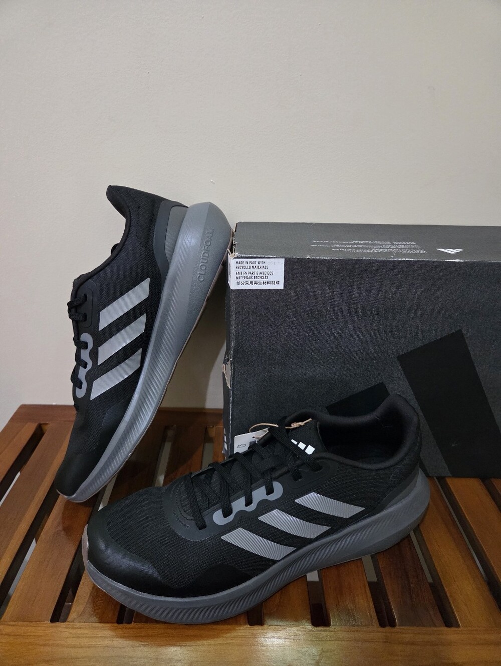 Adidas Men's Black and Silver Athletic Running Shoes Size 11.5 NEW
